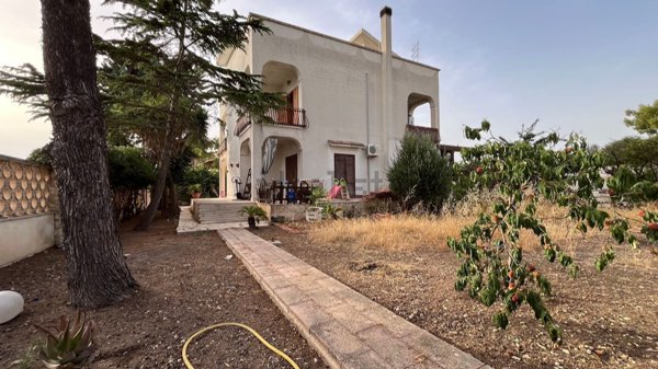casa indipendente in vendita a Taranto in zona Talsano