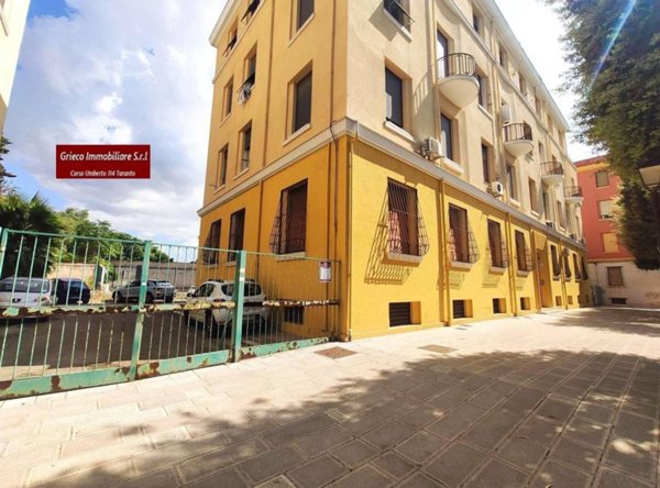 locale di sgombero in vendita a Taranto in zona Borgo