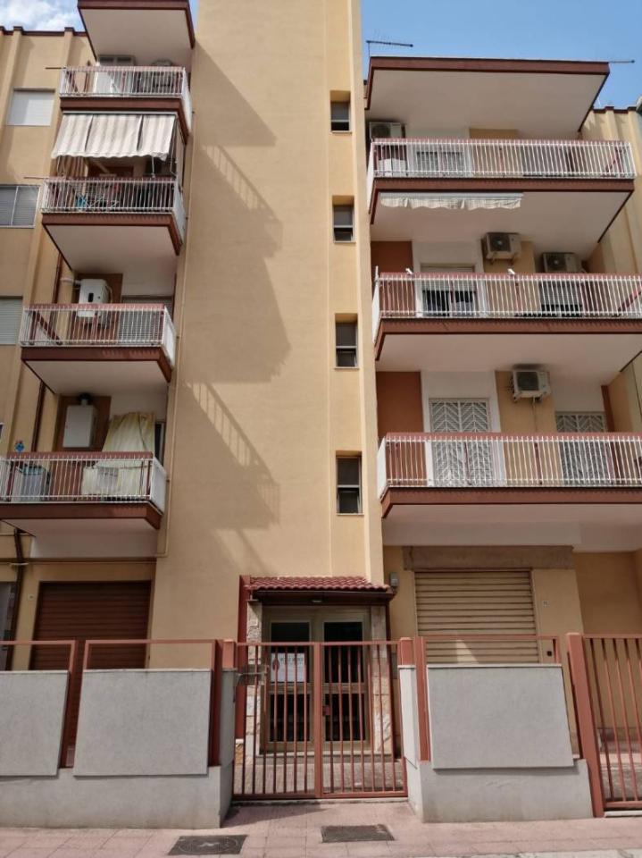 appartamento in vendita a Taranto in zona Tre Carrare-Battisti