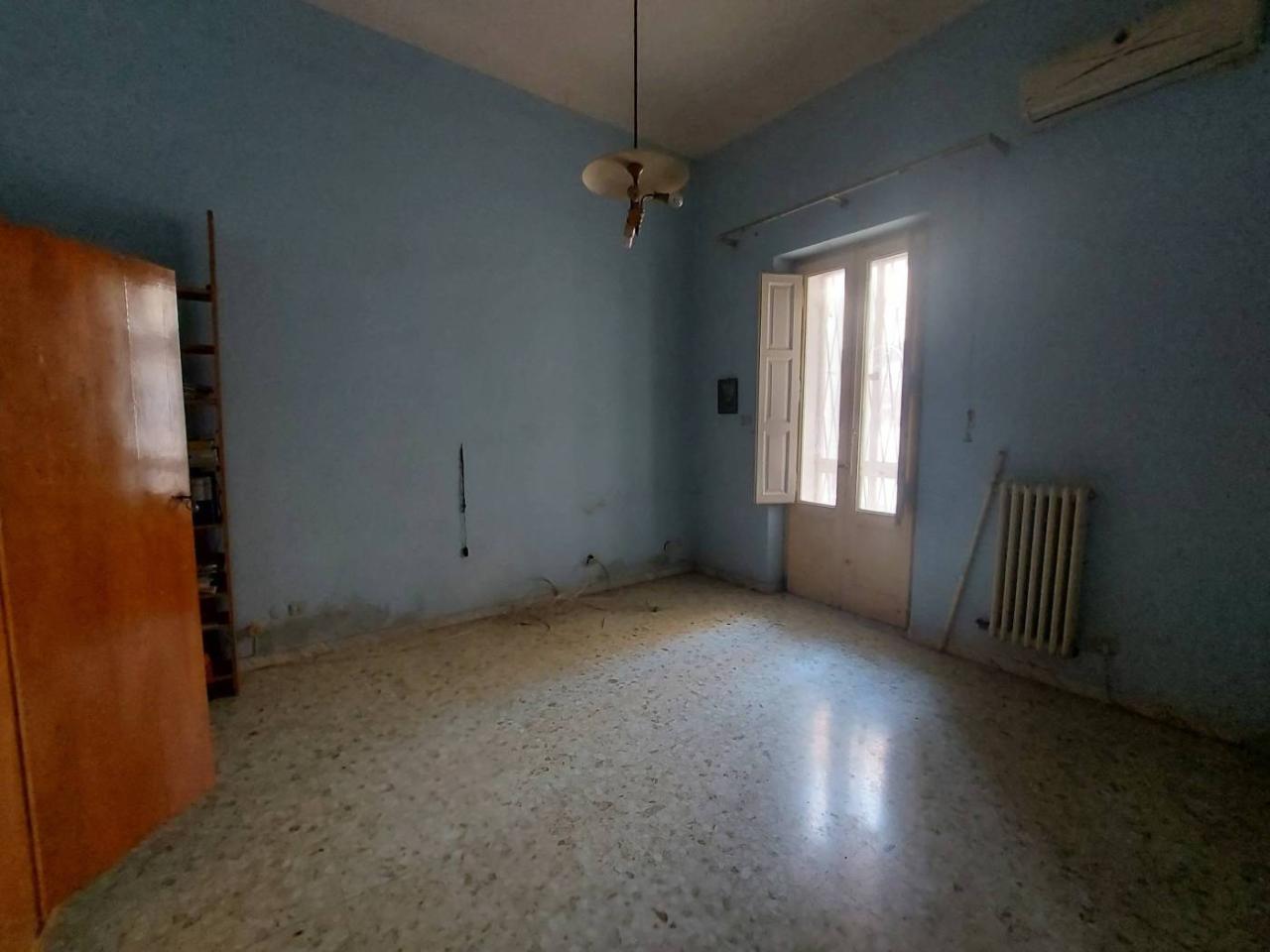 appartamento in vendita a Taranto in zona Tre Carrare-Battisti