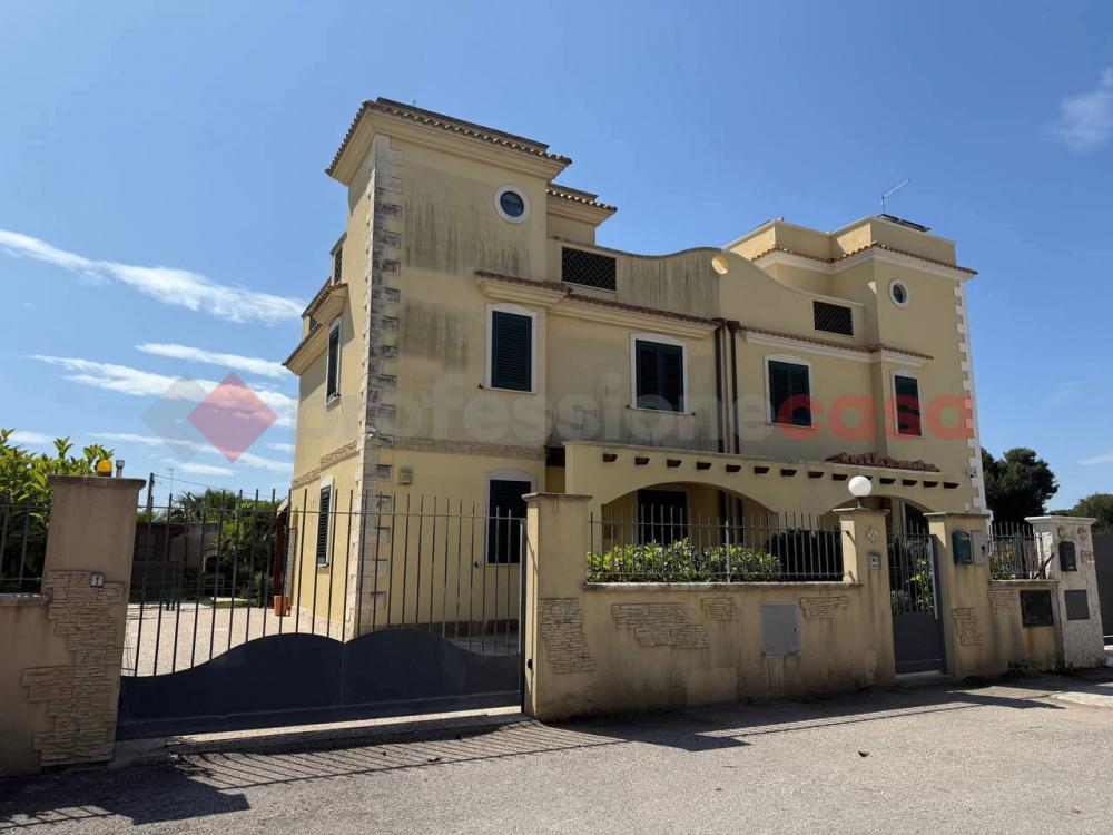 casa indipendente in vendita a Taranto in zona Lama