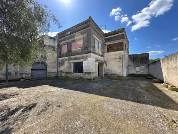 negozio in vendita a Taranto in zona Italia-Montegranaro