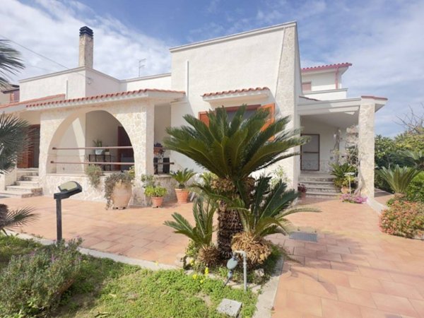 casa indipendente in vendita a Taranto in zona Talsano