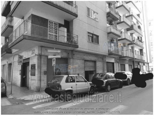 locale commerciale in vendita a Taranto