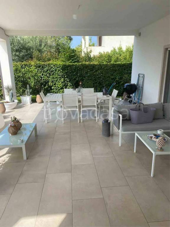 casa indipendente in vendita a Taranto in zona Carelli