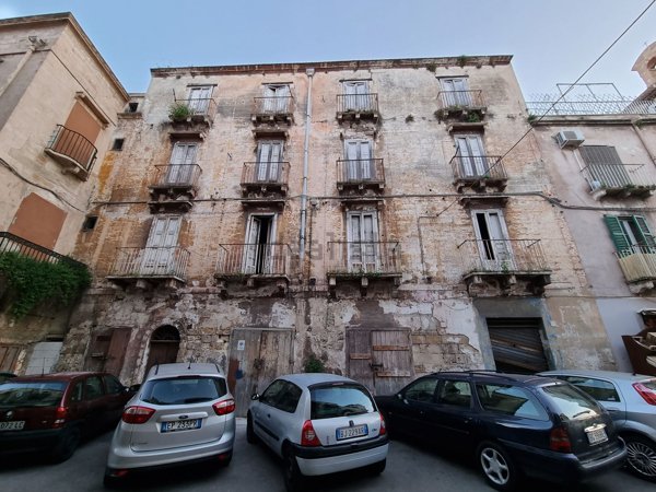 appartamento in vendita a Taranto in zona Borgo Antico