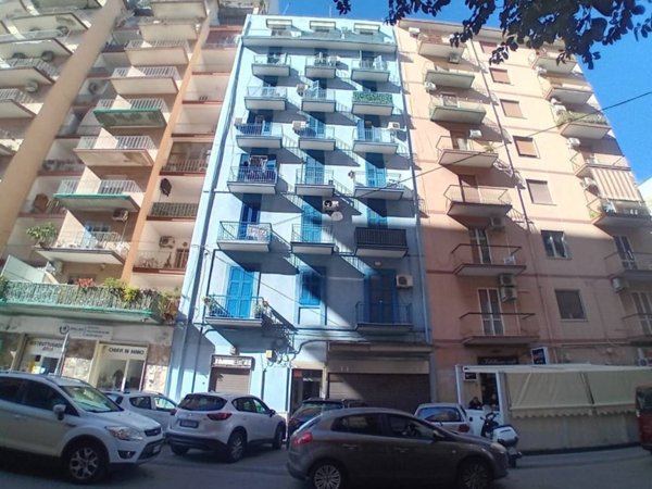 negozio in vendita a Taranto in zona Tre Carrare-Battisti