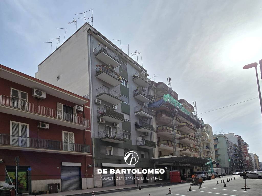 negozio in vendita a Taranto in zona Italia-Montegranaro
