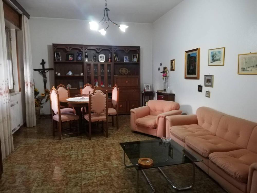 casa indipendente in vendita a Taranto in zona Solito-Corvisea