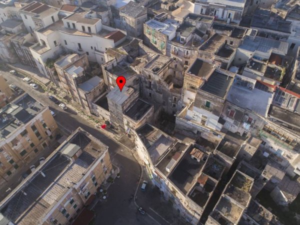 intera palazzina in vendita a Taranto in zona Borgo Antico
