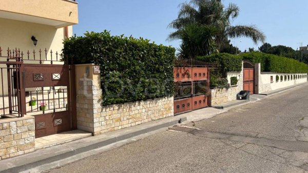 casa indipendente in vendita a Taranto in zona Talsano