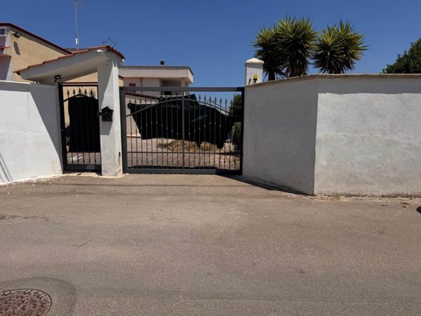 casa indipendente in vendita a Taranto in zona Carelli
