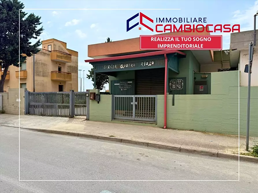locale commerciale in vendita a Taranto in zona Talsano