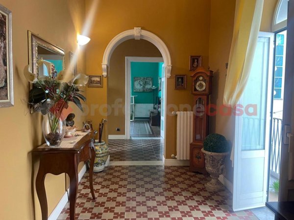 appartamento in vendita a Taranto in zona Borgo Antico