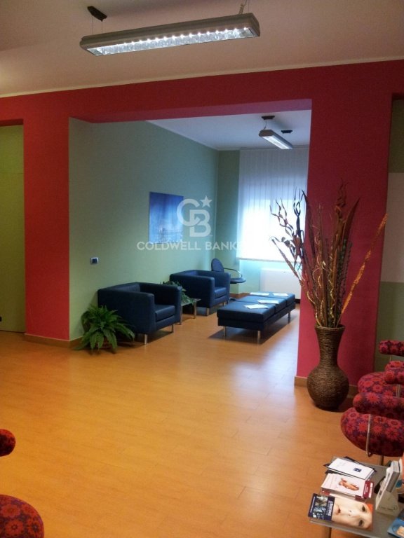 ufficio in vendita a Taranto in zona Borgo