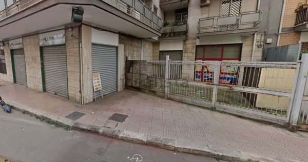locale commerciale in vendita a Taranto