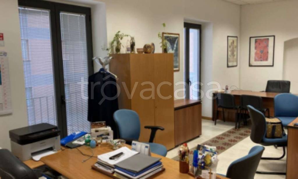 locale commerciale in vendita a Taranto in zona Borgo