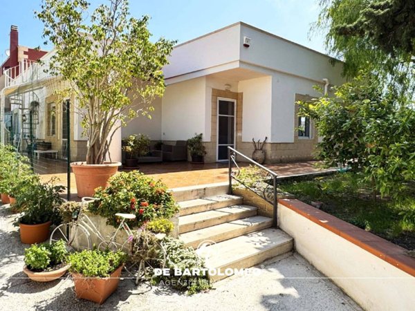 casa indipendente in vendita a Taranto in zona San Vito