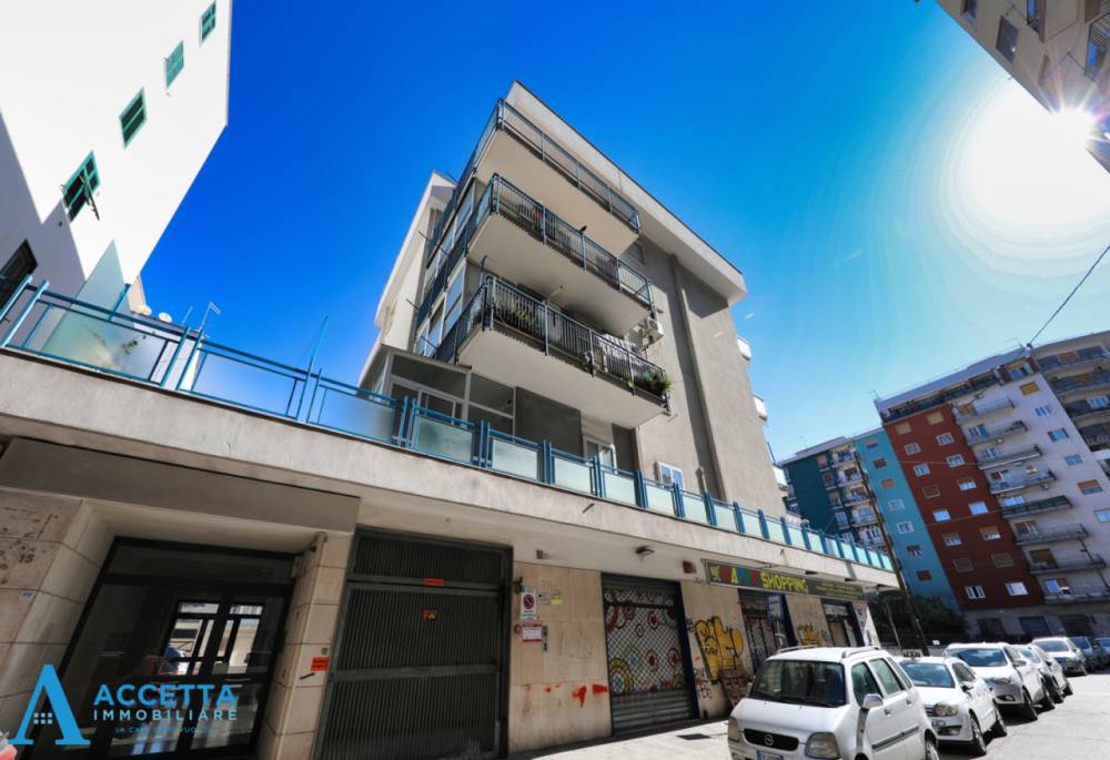appartamento in vendita a Taranto in zona Tre Carrare-Battisti