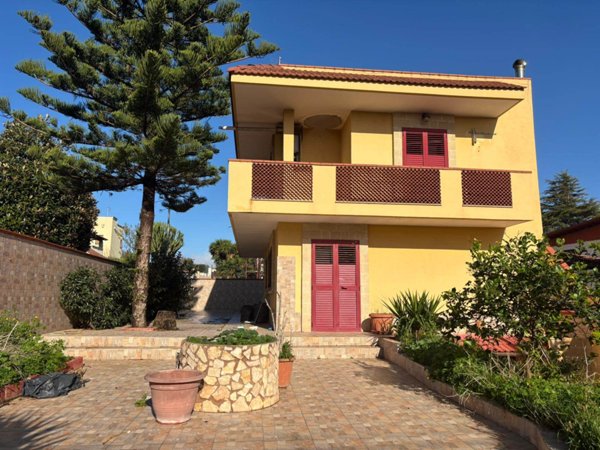 casa indipendente in vendita a Taranto in zona Lama