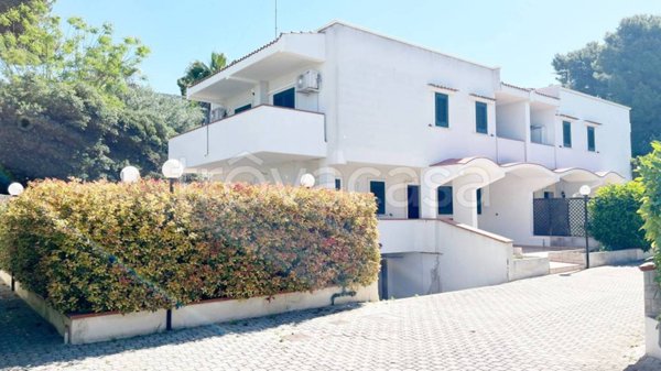 casa indipendente in vendita a Taranto in zona Carelli