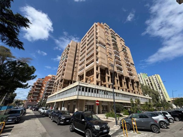 appartamento in vendita a Taranto in zona Tre Carrare-Battisti