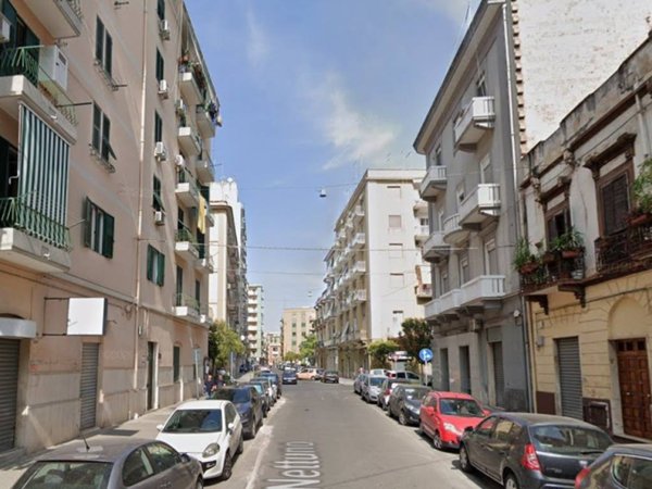 negozio in vendita a Taranto in zona Italia-Montegranaro