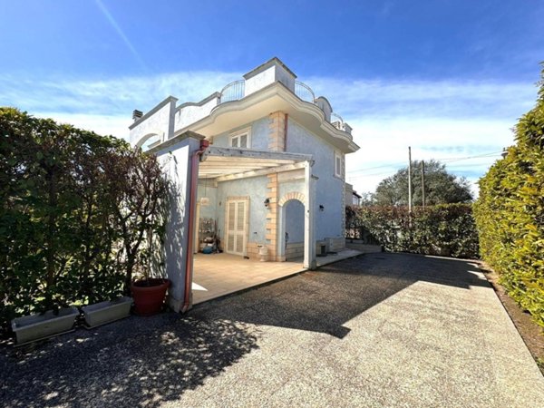 casa indipendente in vendita a Taranto in zona Solito-Corvisea