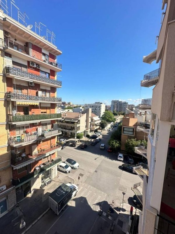 appartamento in vendita a Taranto in zona Italia-Montegranaro