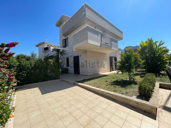 casa indipendente in vendita a Taranto in zona Lama