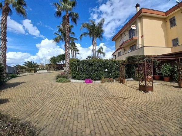 casa indipendente in vendita a Taranto in zona Lama