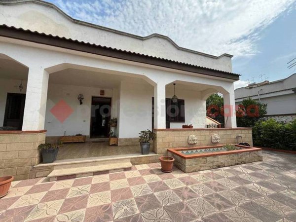 casa indipendente in vendita a Taranto in zona Lama