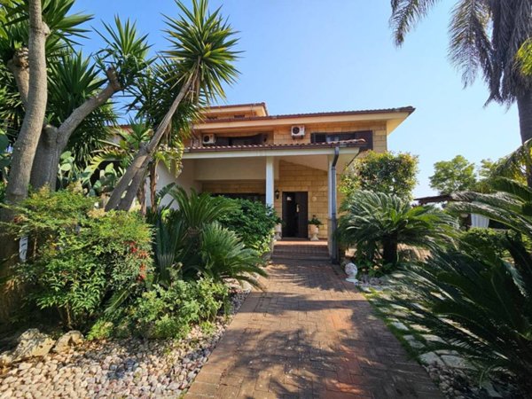 casa indipendente in vendita a Taranto in zona San Donato