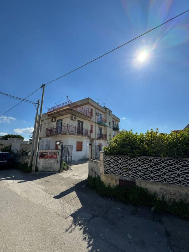 appartamento in vendita a Taranto in zona Solito-Corvisea
