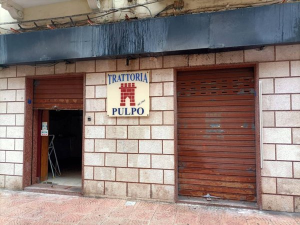 negozio in vendita a Taranto in zona Borgo Antico