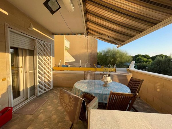casa indipendente in vendita a Taranto in zona Solito-Corvisea
