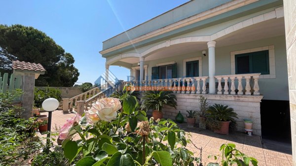 casa indipendente in vendita a Taranto in zona Solito-Corvisea