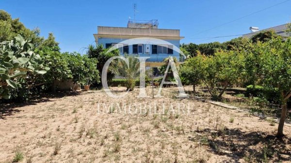 casa indipendente in vendita a Taranto in zona Tre Carrare-Battisti