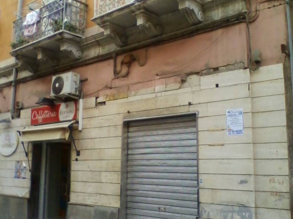 negozio in vendita a Taranto in zona Tre Carrare-Battisti