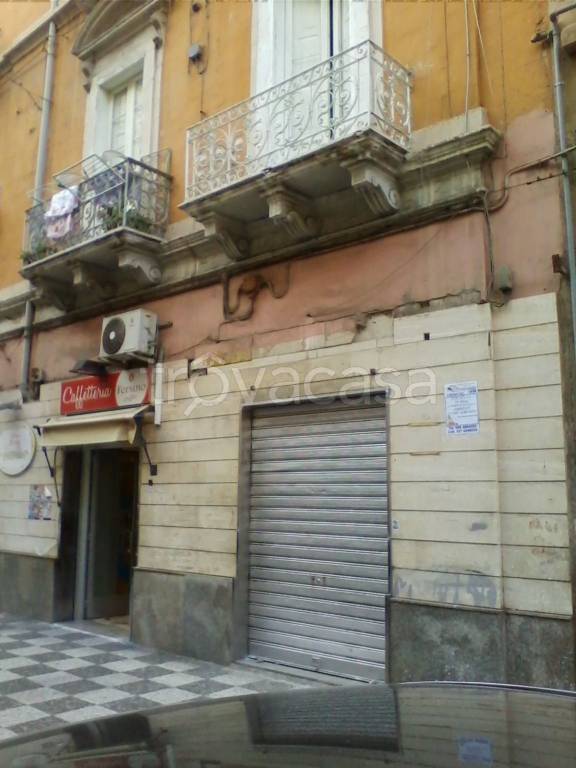 negozio in vendita a Taranto in zona Tre Carrare-Battisti