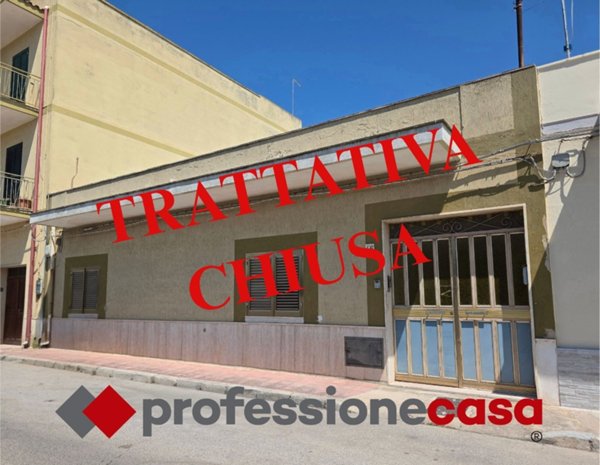 casa indipendente in vendita a Taranto in zona Solito-Corvisea