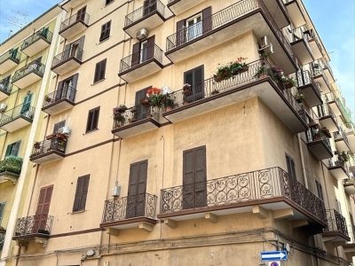negozio in vendita a Taranto in zona Borgo
