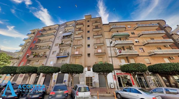 appartamento in vendita a Taranto in zona Italia-Montegranaro