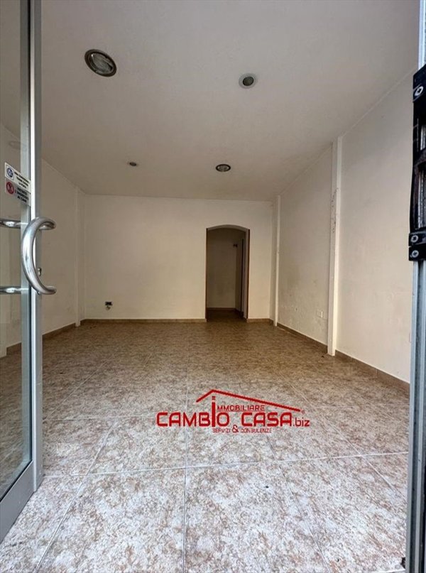 locale commerciale in vendita a Taranto in zona Borgo
