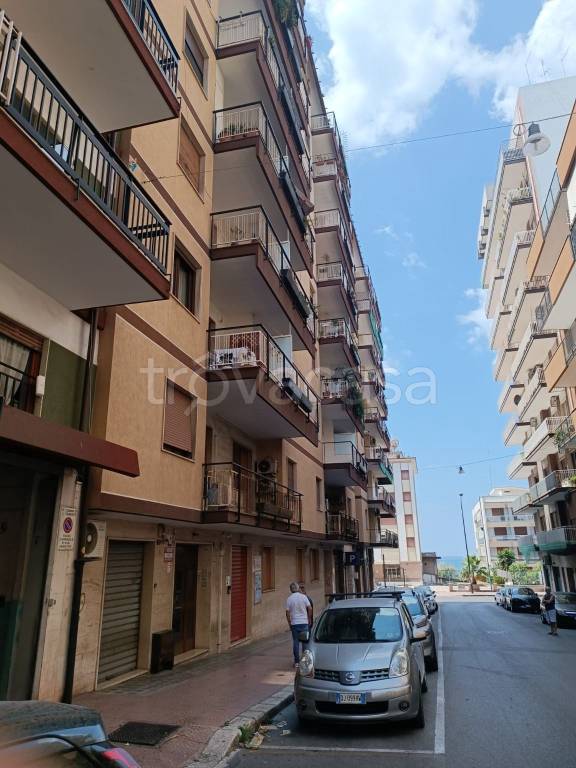 appartamento in vendita a Taranto in zona Italia-Montegranaro