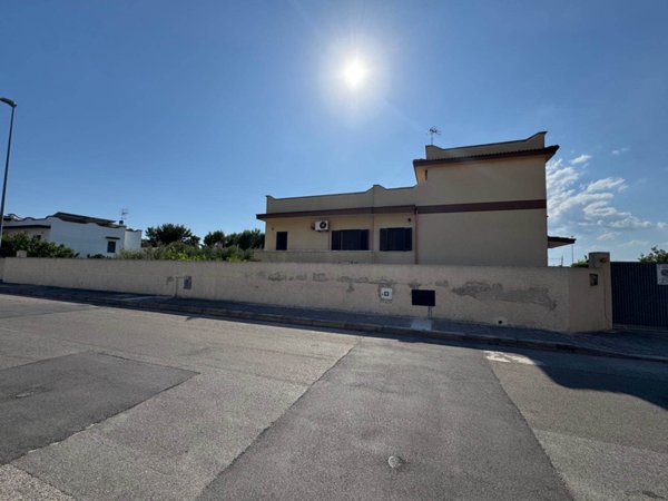 villa in vendita a Taranto in zona Talsano