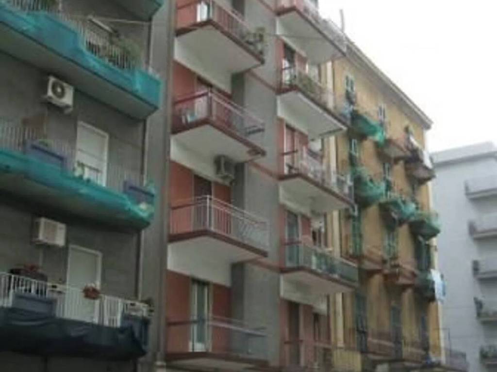 negozio in vendita a Taranto in zona Tre Carrare-Battisti
