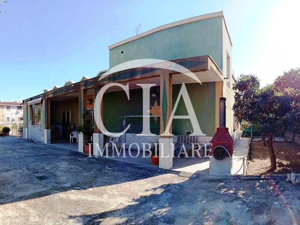 casa indipendente in vendita a Taranto in zona Talsano
