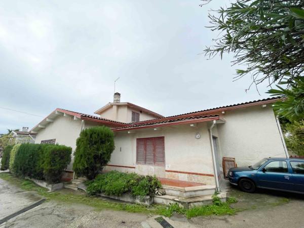 casa indipendente in vendita a Taranto in zona Solito-Corvisea