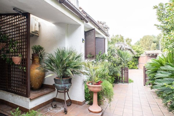 casa indipendente in vendita a Taranto in zona Solito-Corvisea
